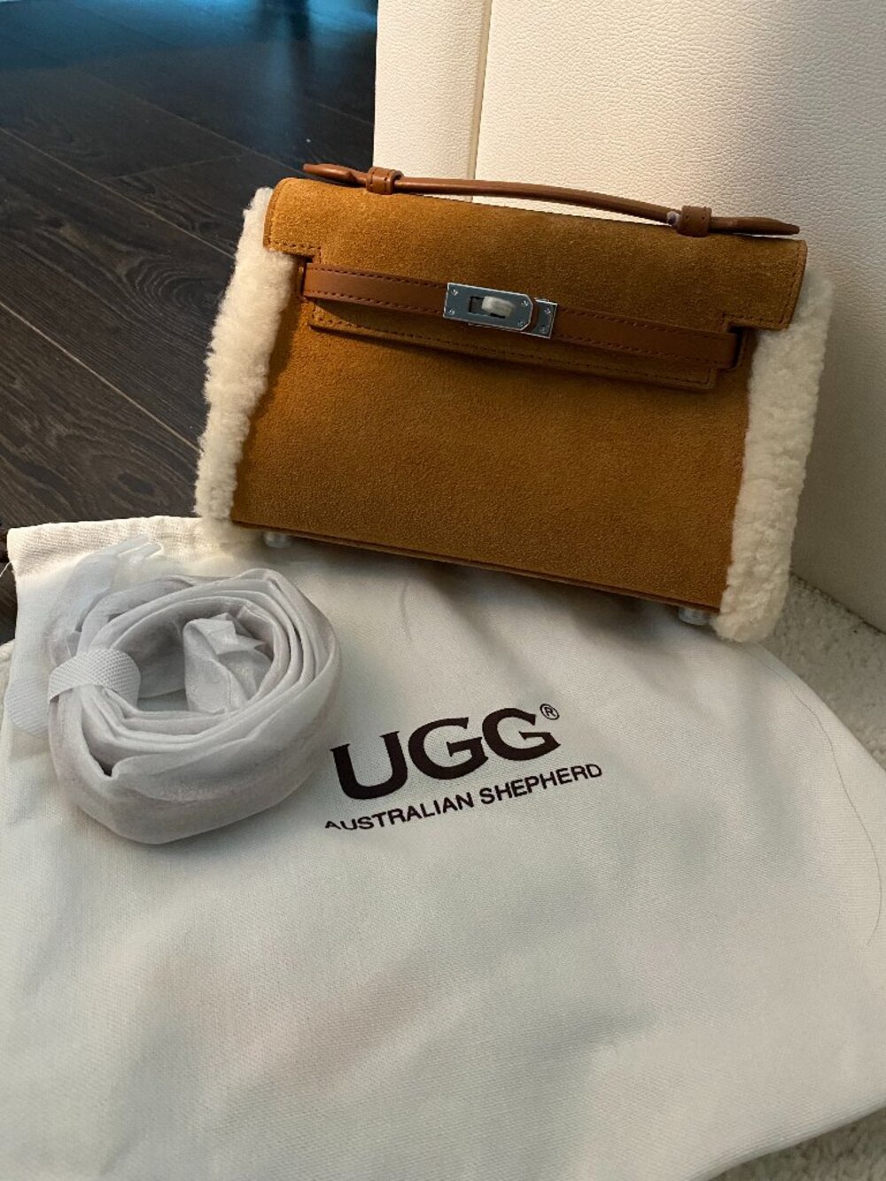 UGG Mini Kelly Shearling Bag Crossbody Top Handle New Luxury Beautiful Brown